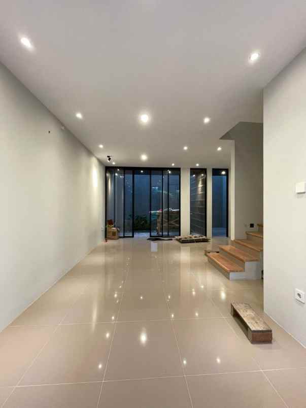 dijual rumah jalan kaliurang km 8