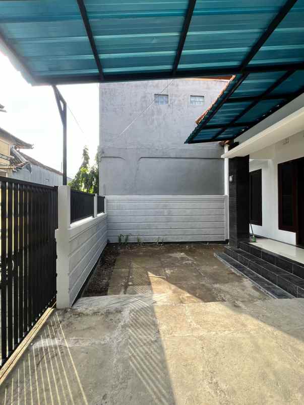 dijual rumah jalan karangsari 1