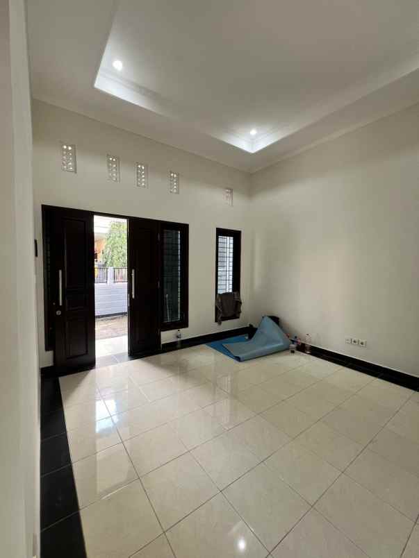 dijual rumah jalan karangsari 1