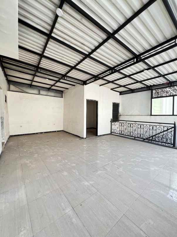 dijual rumah jalan lebak indah regency