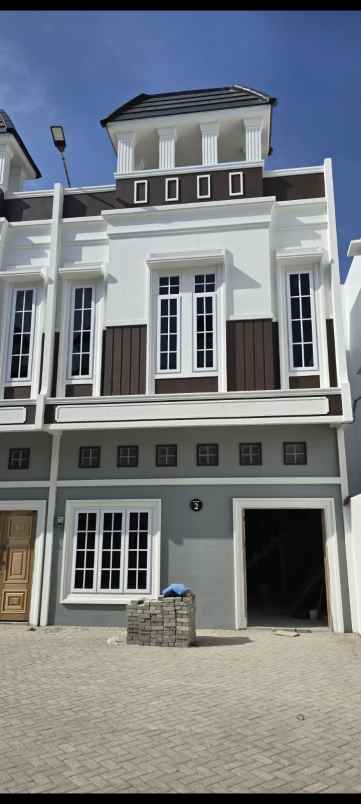 dijual rumah jalan menteng 2 denai