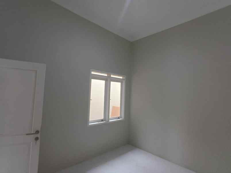 dijual rumah jalan permana