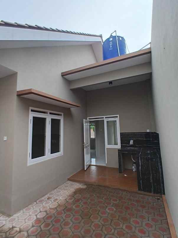 dijual rumah jalan permana