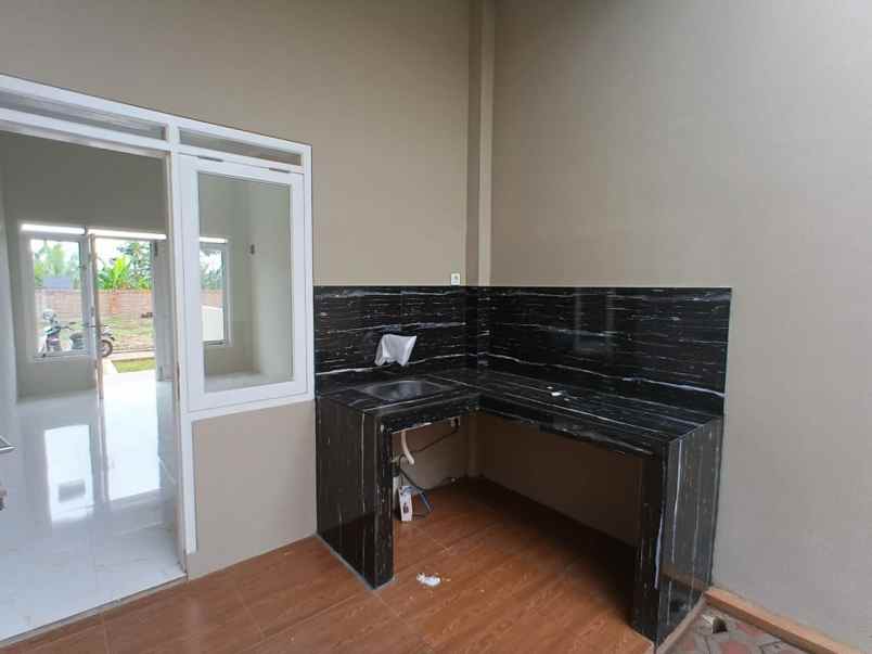 dijual rumah jalan permana