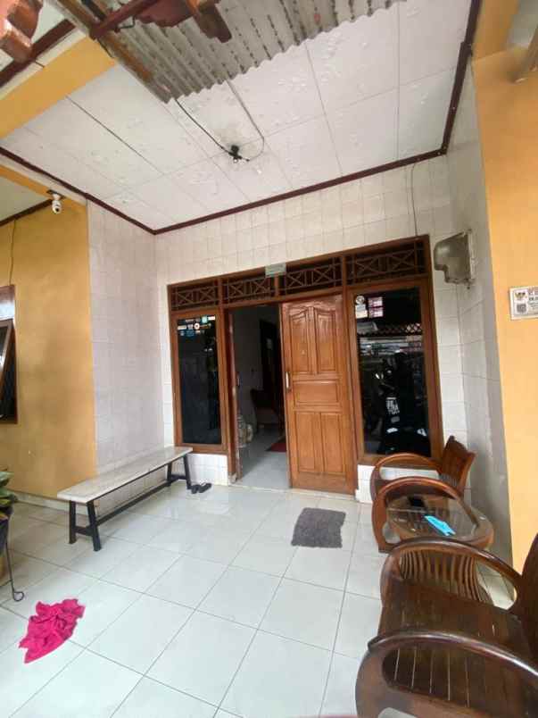 dijual rumah jalan raya beji