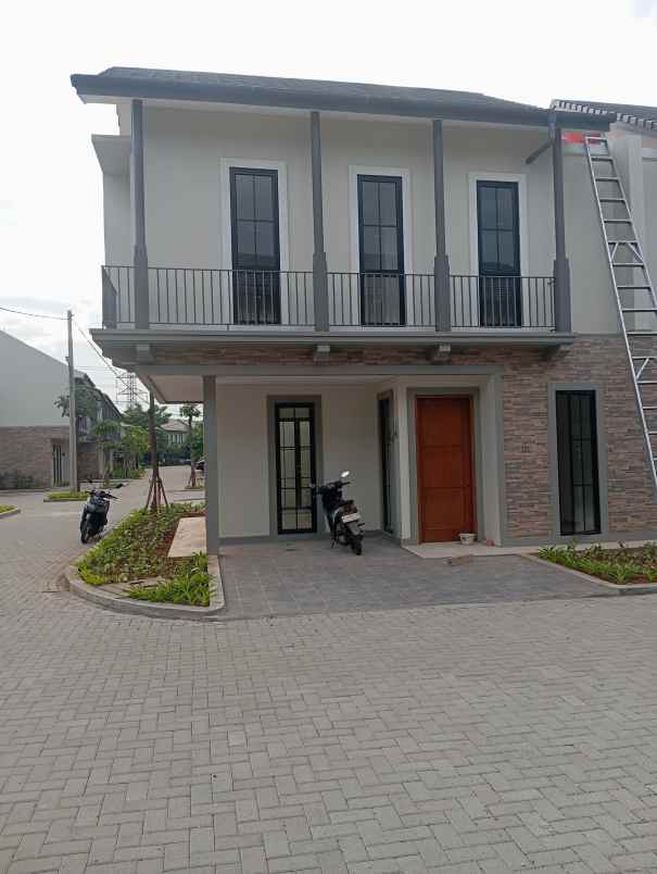 dijual rumah jalan raya cirendeu