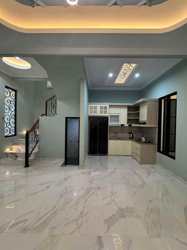 dijual rumah jalan raya jagakarsa