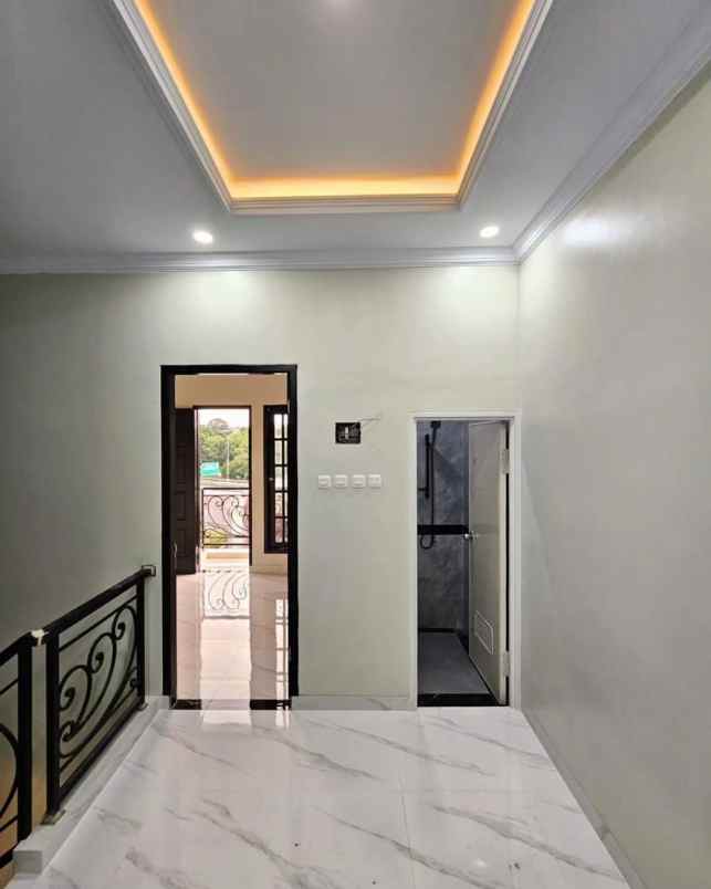 dijual rumah jalan raya jagakarsa