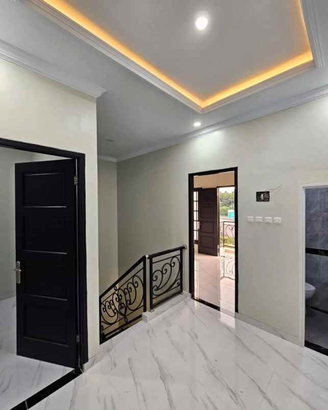 dijual rumah jalan raya jagakarsa