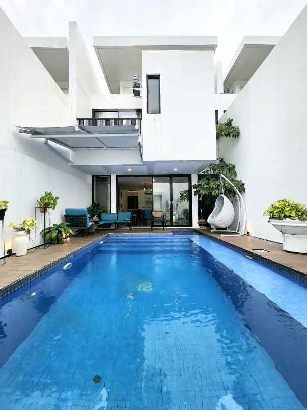 dijual rumah jalan raya kebayoran lama