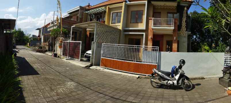 dijual rumah jalan sekar tunjung