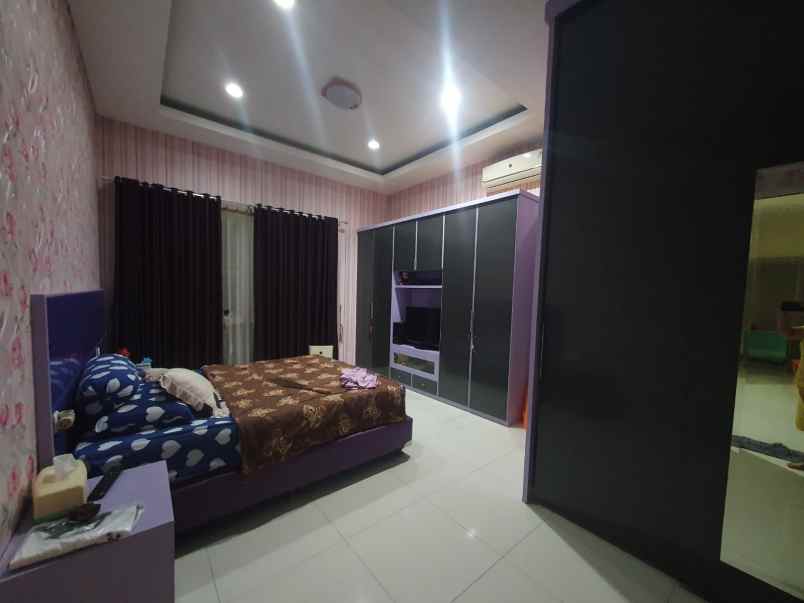 dijual rumah jalan telaga golf espanola