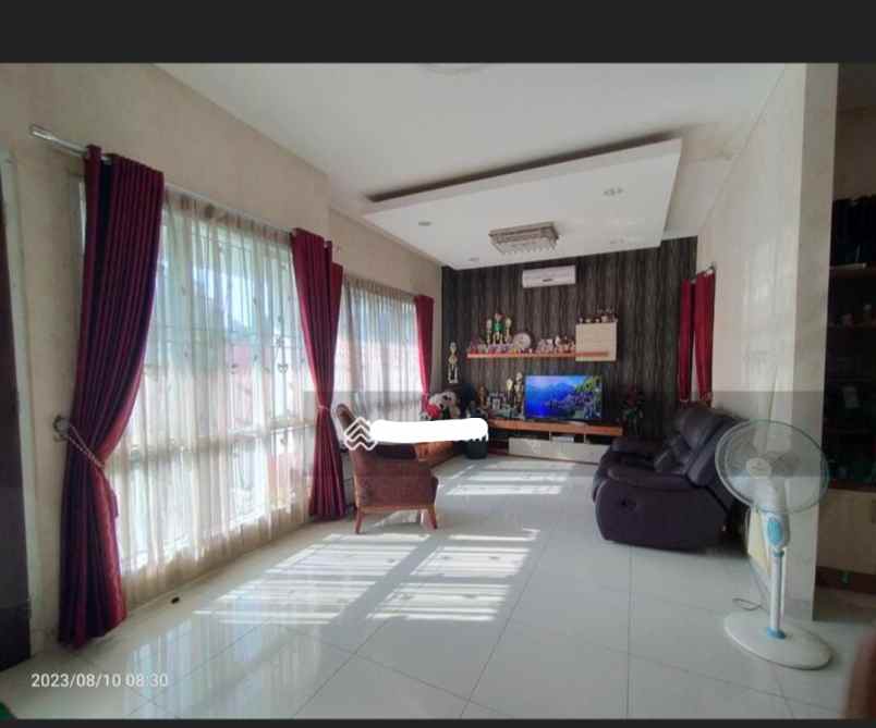 dijual rumah jalan telaga golf espanola