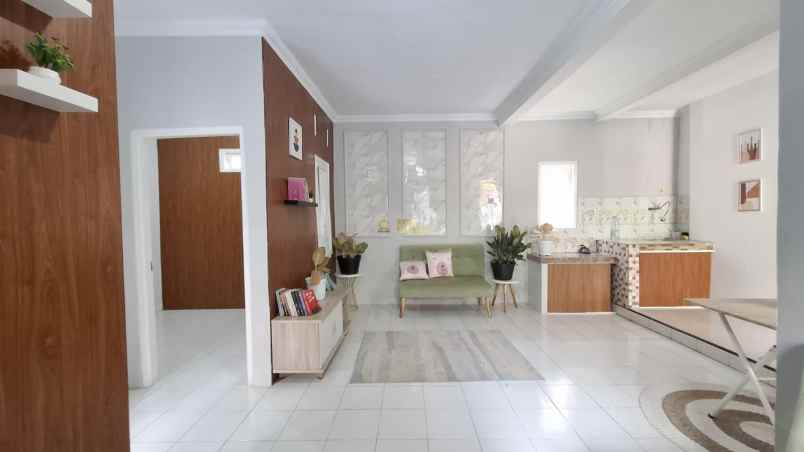 dijual rumah jambidan