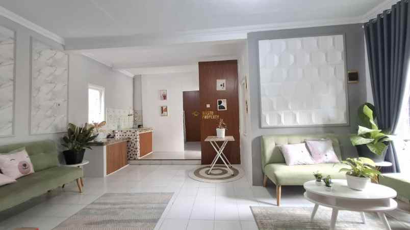 dijual rumah jambidan