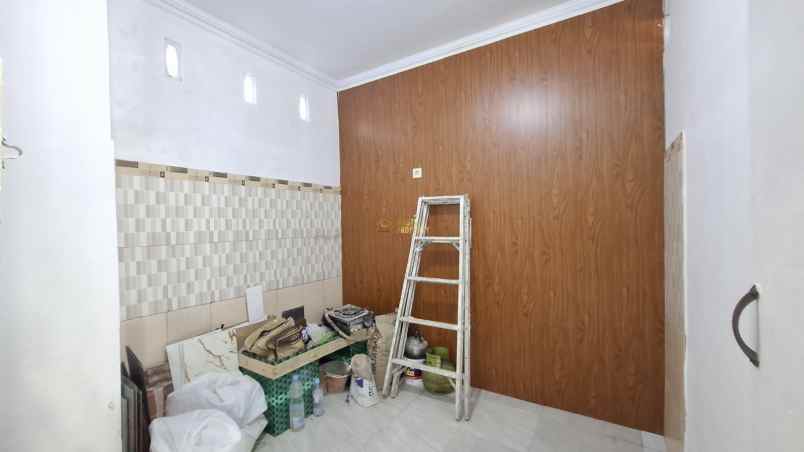 dijual rumah jambidan
