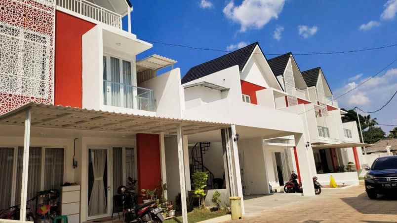 dijual rumah jatibening