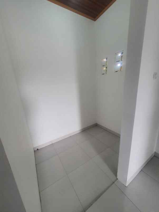 dijual rumah jaticempaka kec pondok