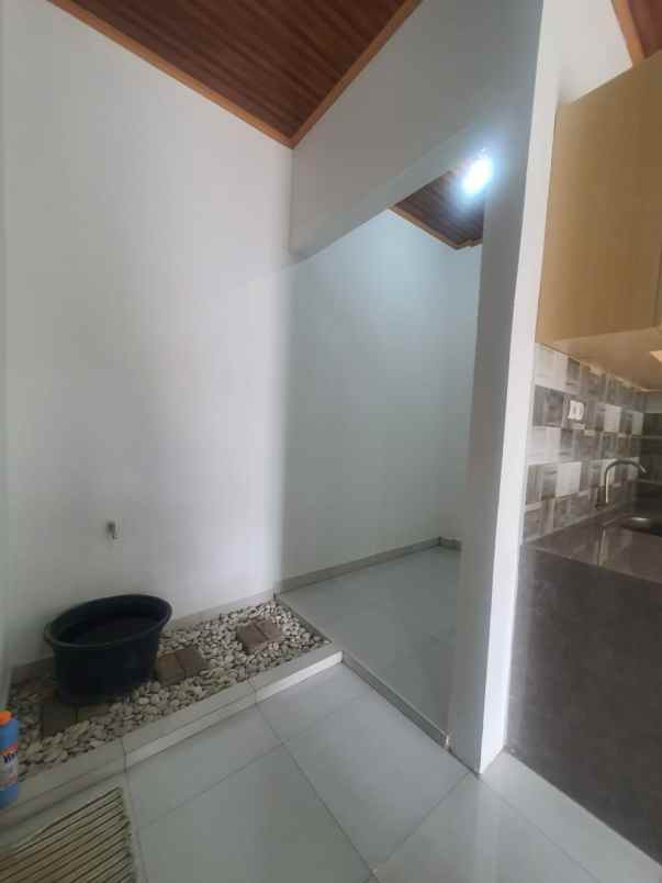 dijual rumah jaticempaka kec pondok