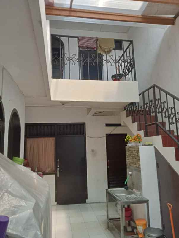 dijual rumah jl aren