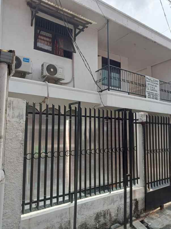 dijual rumah jl aren