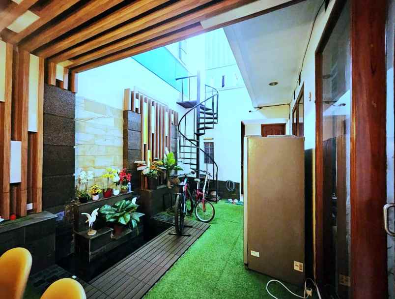 dijual rumah jl buah batu