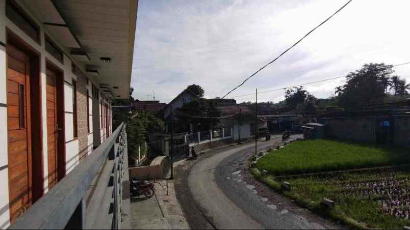 dijual rumah jl cangkuang leles