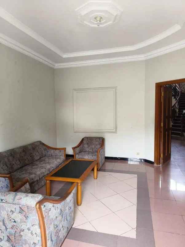 dijual rumah jl cempaka putih timur kec