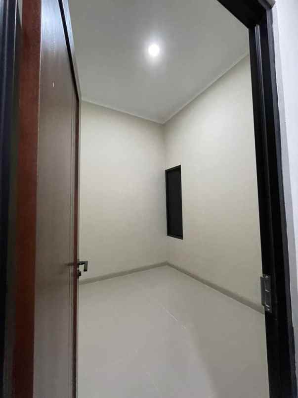 dijual rumah jl cendana kp pondok miri