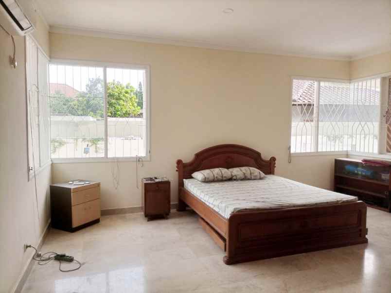 dijual rumah jl cilandak 1 dibelakang