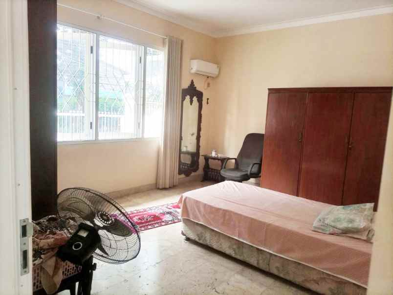 dijual rumah jl cilandak 1 dibelakang