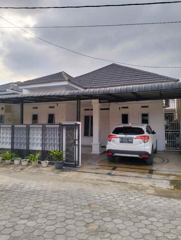 dijual rumah jl delima