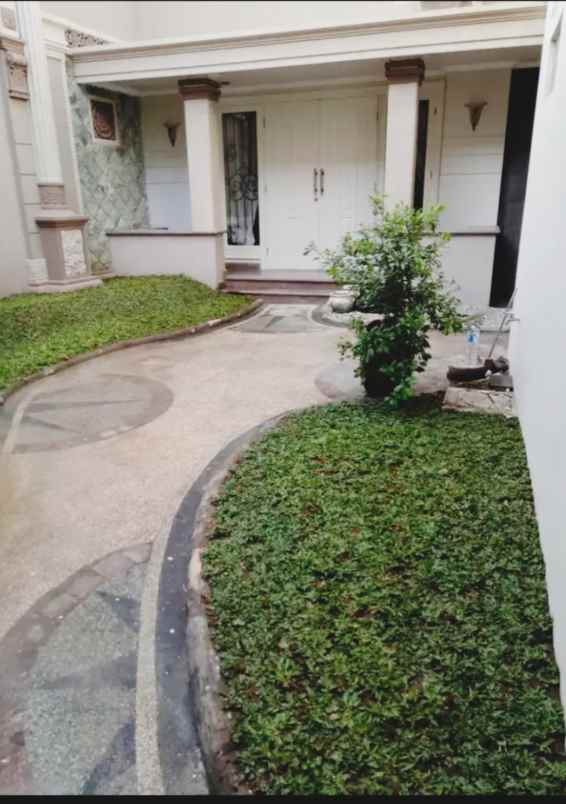 dijual rumah jl dharmahusada indah