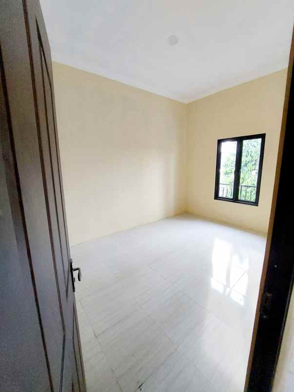 dijual rumah jl dongkal poris rt 002 rw 03