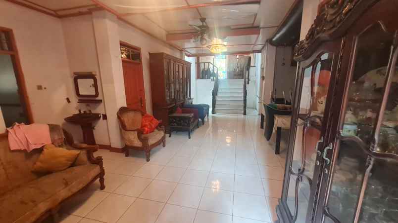 dijual rumah jl h rijin no 5 kelurahan