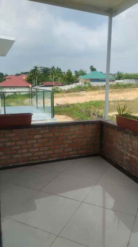 dijual rumah jl hangtuah