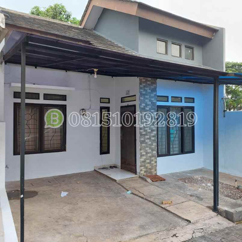 dijual rumah jl hani biru