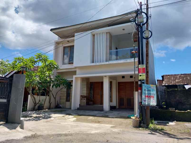 dijual rumah jl imogiri timur