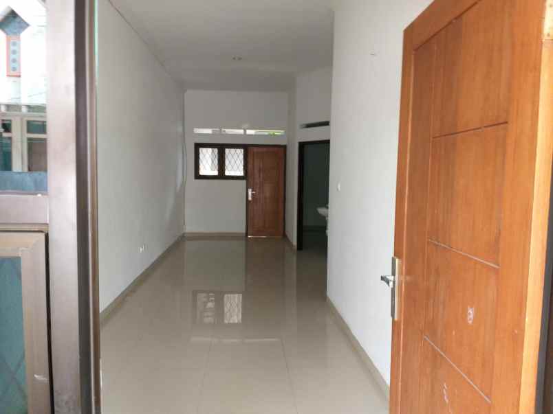 dijual rumah jl jamrud