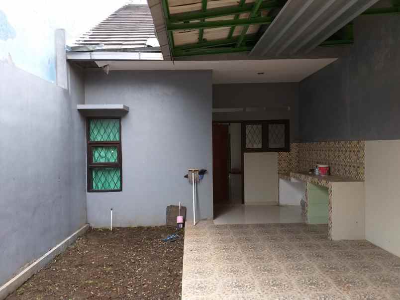 dijual rumah jl jamrud