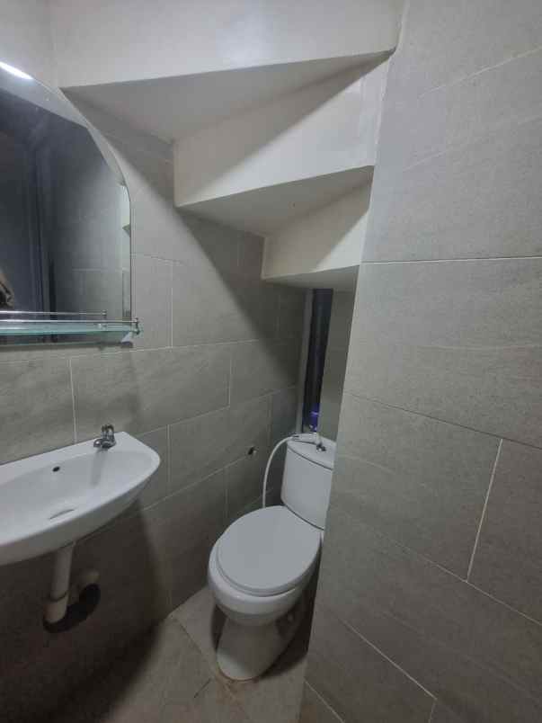 dijual rumah jl juanda kota depok