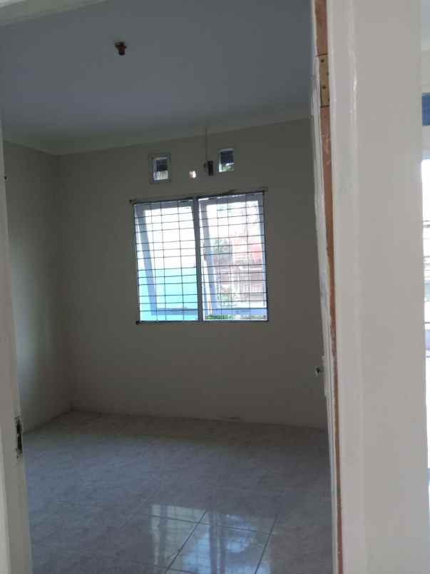 dijual rumah jl kartama