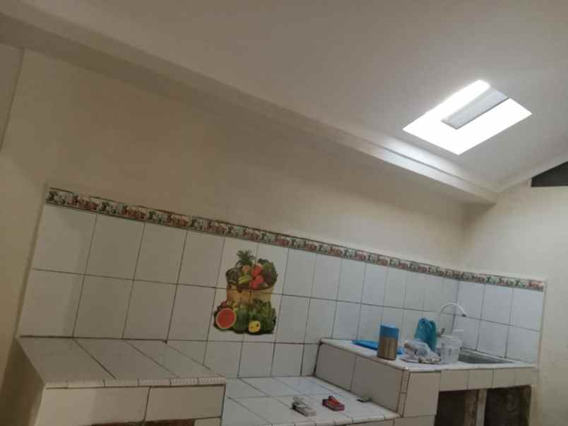 dijual rumah jl kartama