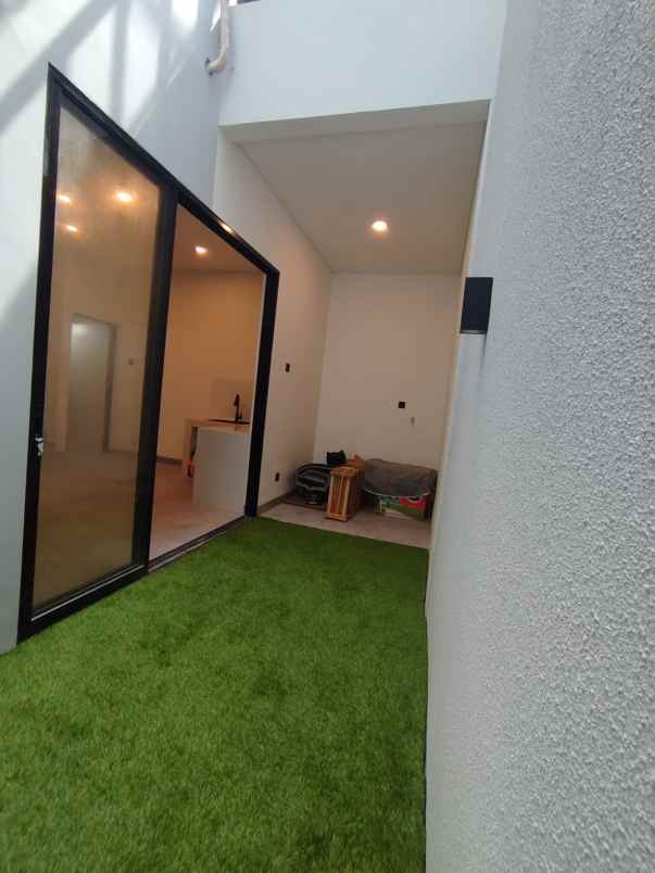 dijual rumah jl kemiri raya