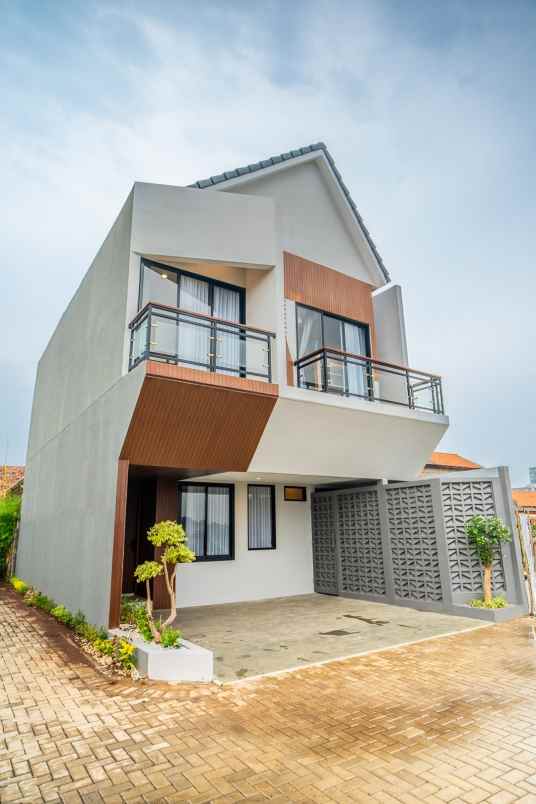 dijual rumah jl kemiri raya