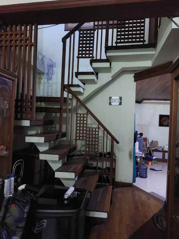 dijual rumah jl komplek palapa pasar