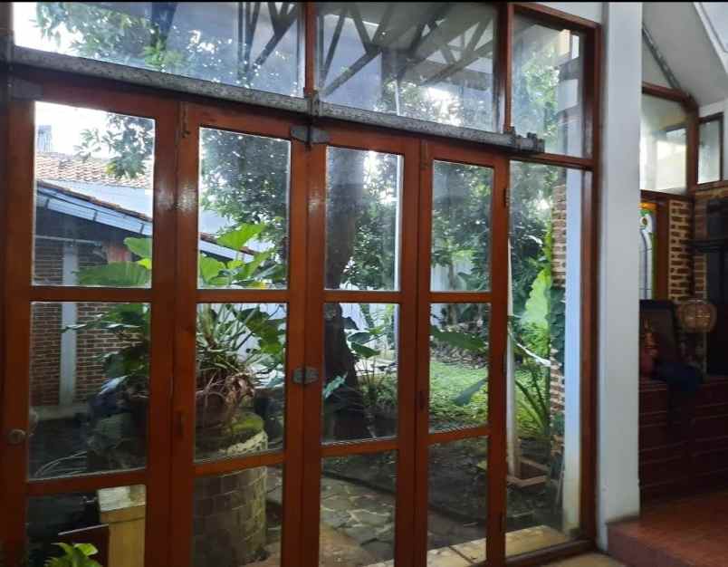 dijual rumah jl kramat