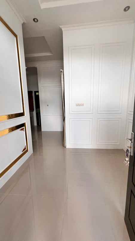 dijual rumah jl lembah sari