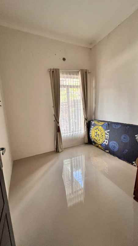 dijual rumah jl lembah sari