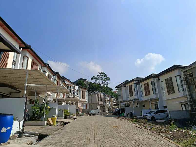 dijual rumah jl padasuka atas